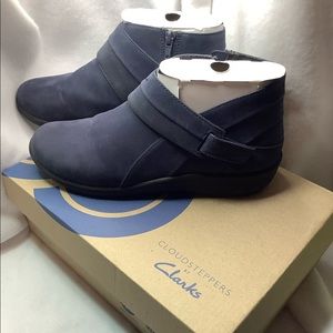 Clarks Navy Blue Suede Cloudstepper Boots